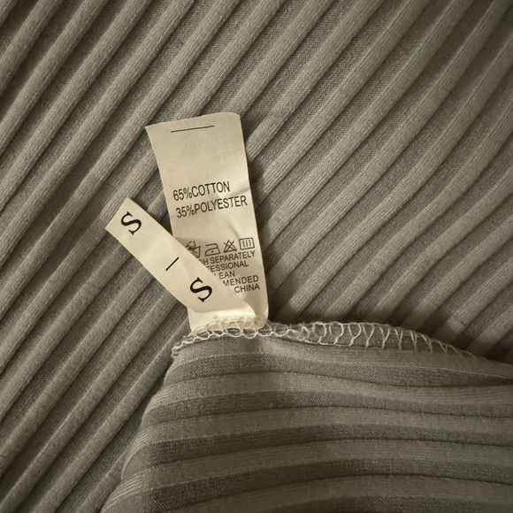 Gray Long Sleeve Ribbed Knit Belted Bodycon Dress Size S - Picture 2 of 3